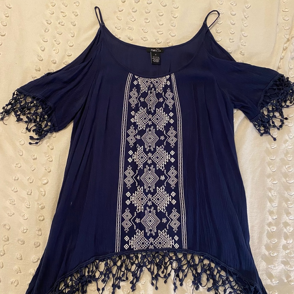 Women open shoulder top
